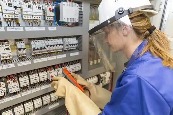 electrician Holyrood